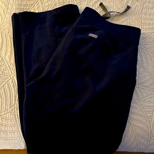 2 Figs tops Navy Médium and 1 Bottom M/P length